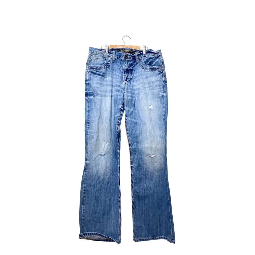 BKE Tyler Bootcut Jeans Mens 34R Light Wash Distressed Blue Denim Heavy‎ Stitch